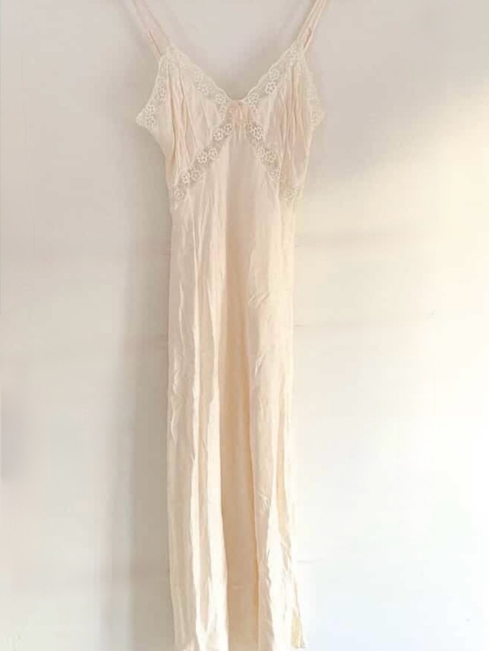 Lightweight Cream Lace-Trim Slip Dress with Adjustable Straps